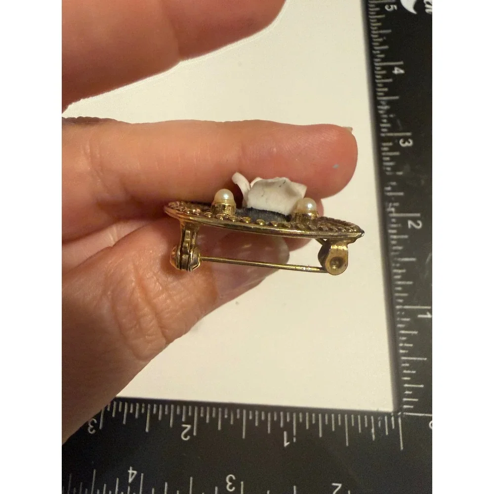 Vintage Gold Tone Oval Brooch White‎ Porcelain Rose Faux Pearl Lattice Pin